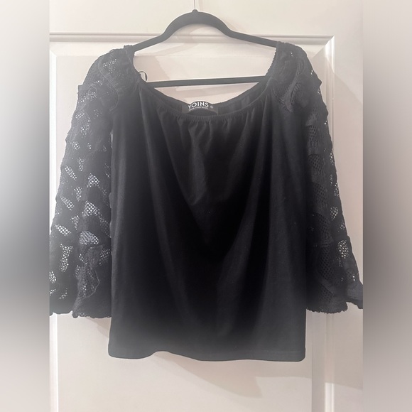 Off The Shoulder Blouse W/ Bell Sleeves - Picture 3 of 4